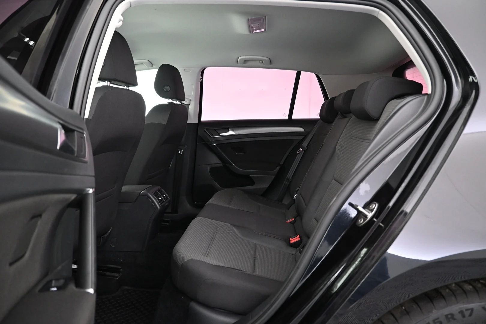 Car Image - 19L3njxh2OVumimz4gFpLx