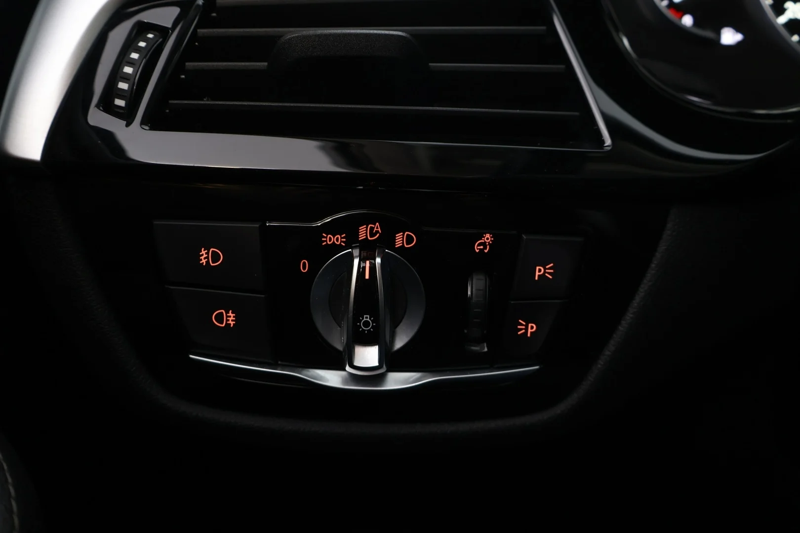 Car Image - 1nWlENejLu9se5XcZMLbml