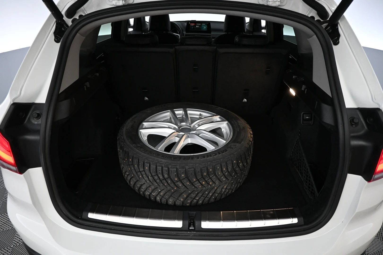 Car Image - 4PBFOBdODUbRLOysesN0Hg