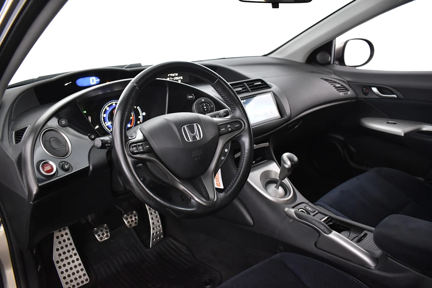 Car Image - TcVl69zXl9DAyQzezZuJg