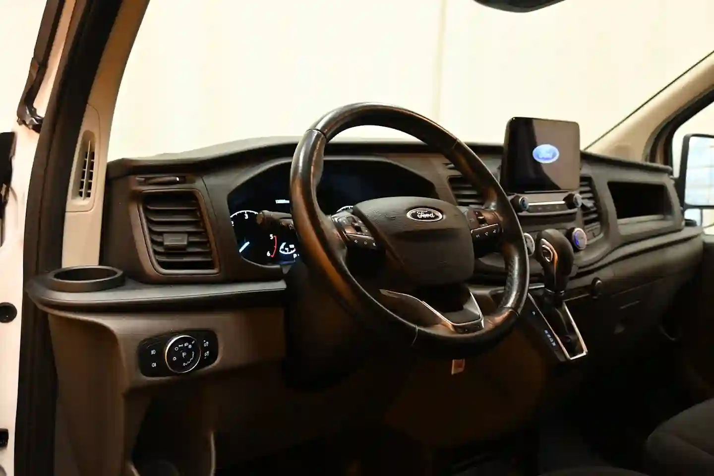 Car Image - 1uWcHi9trDlbs0rS7auOQN