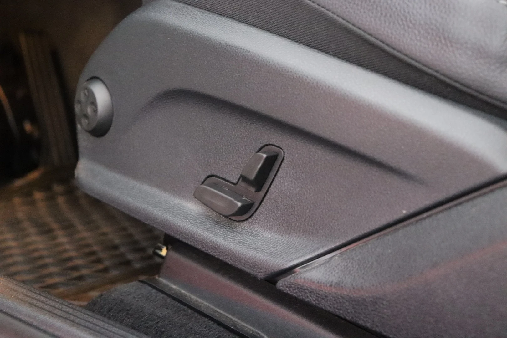 Car Image - 6mFgtiLcjWOOgvSN6PAs2D