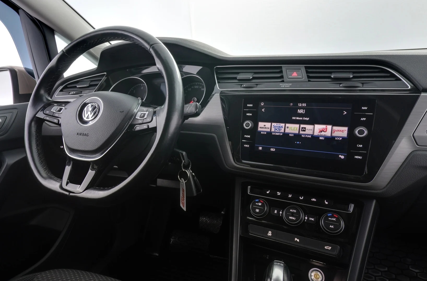Car Image - 2lT8v6daeNxxO6Q5wbMZiG