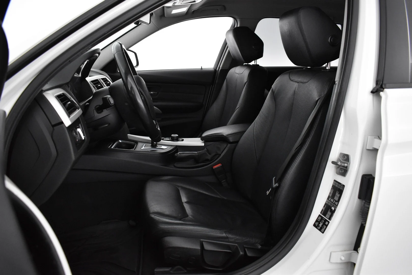 Car Image - 1kW7OdJ4gqA0YWvqhFmVN7