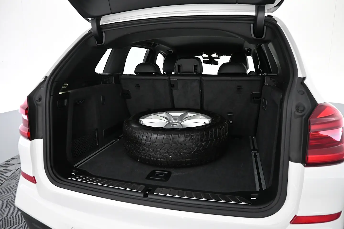 Car Image - 3v7Ro4vZtNZbV4eFfTMxqV