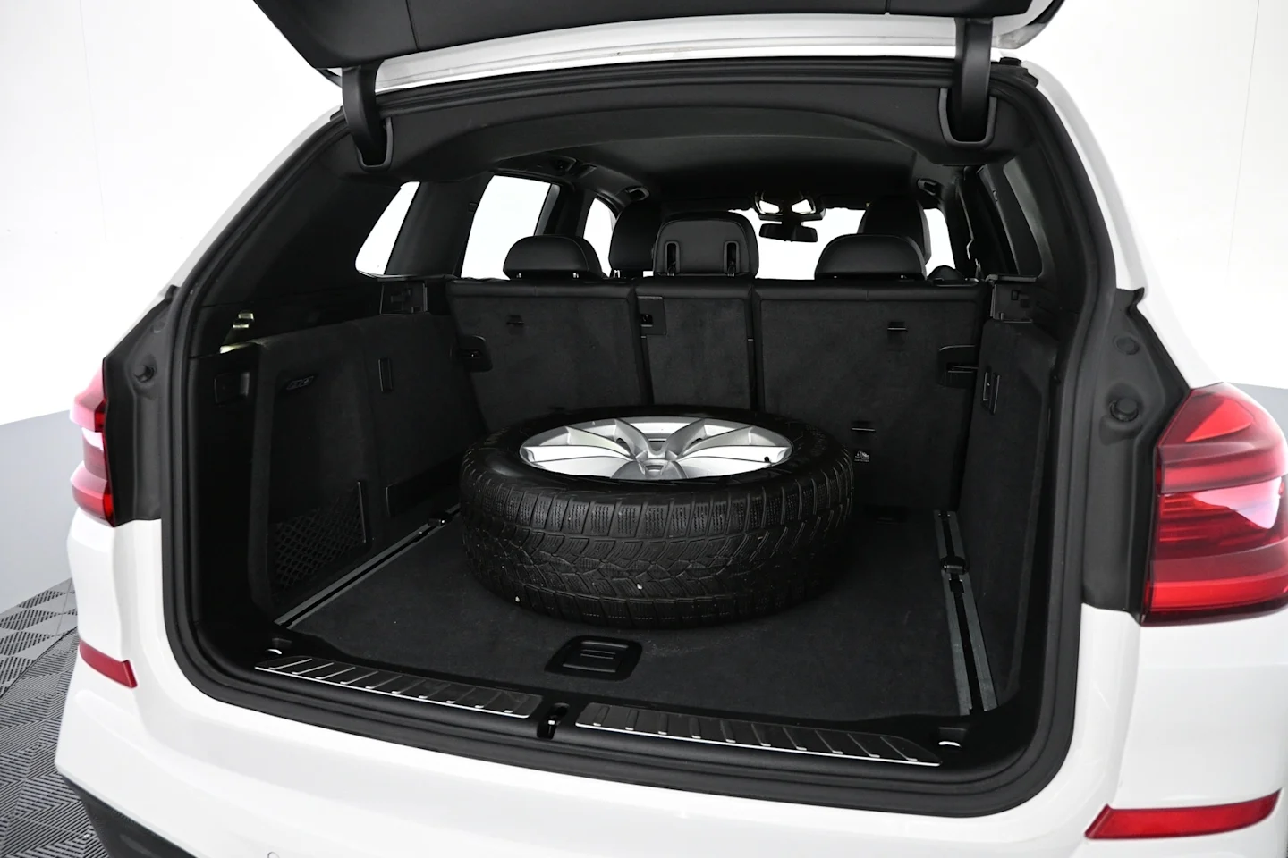 Car Image - 3v7Ro4vZtNZbV4eFfTMxqV