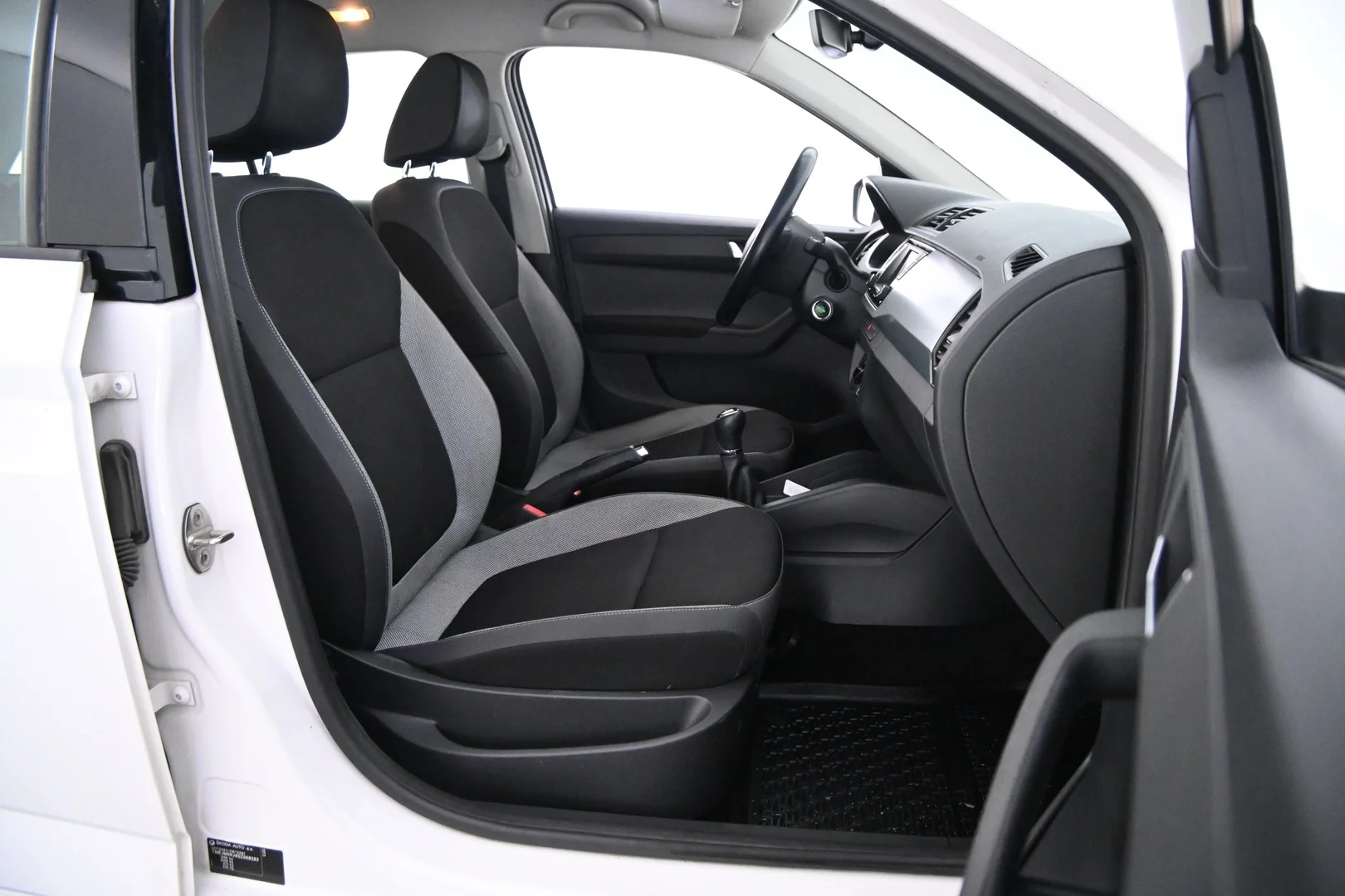 Car Image - 5fDd9lJw5Yigeqjz02guNP