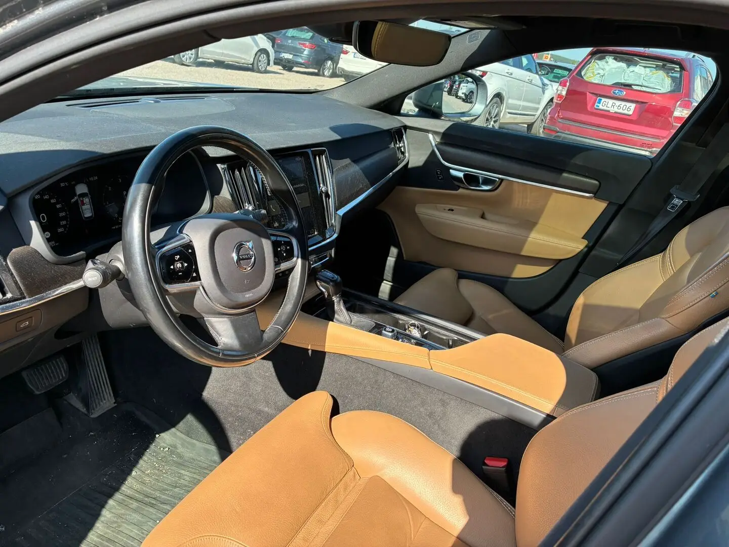 Car Image - 3T0sFh1n7b3w01yjoACsMB