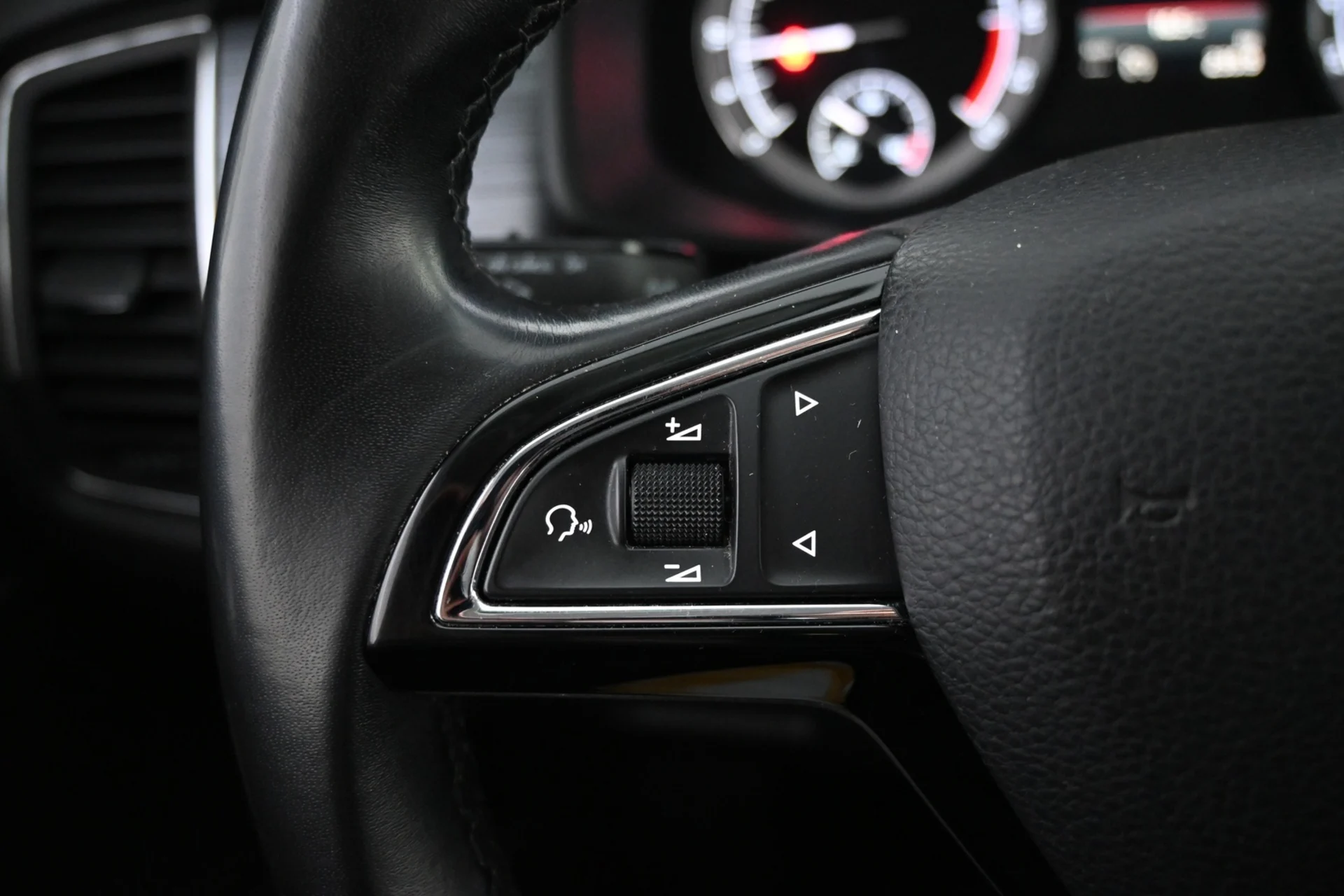 Car Image - 29ApSSFYxLKugIJRfs1iUJ