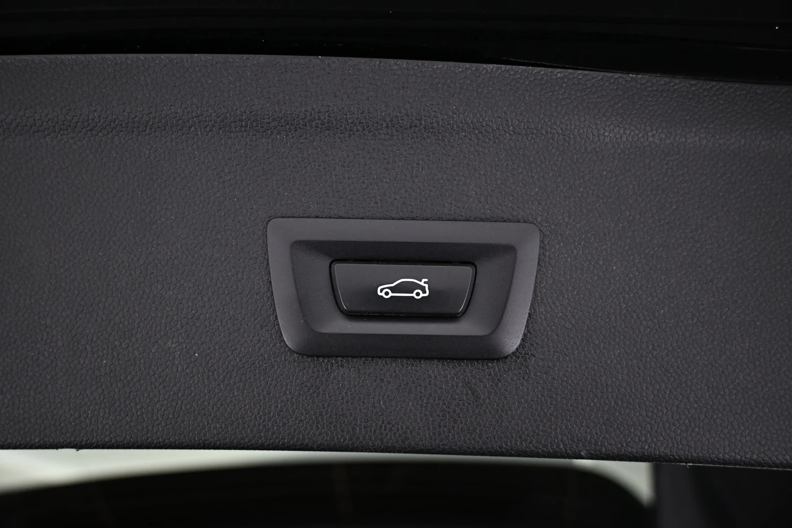 Car Image - 6ZCrjErnJlzNm04D0xDl8f