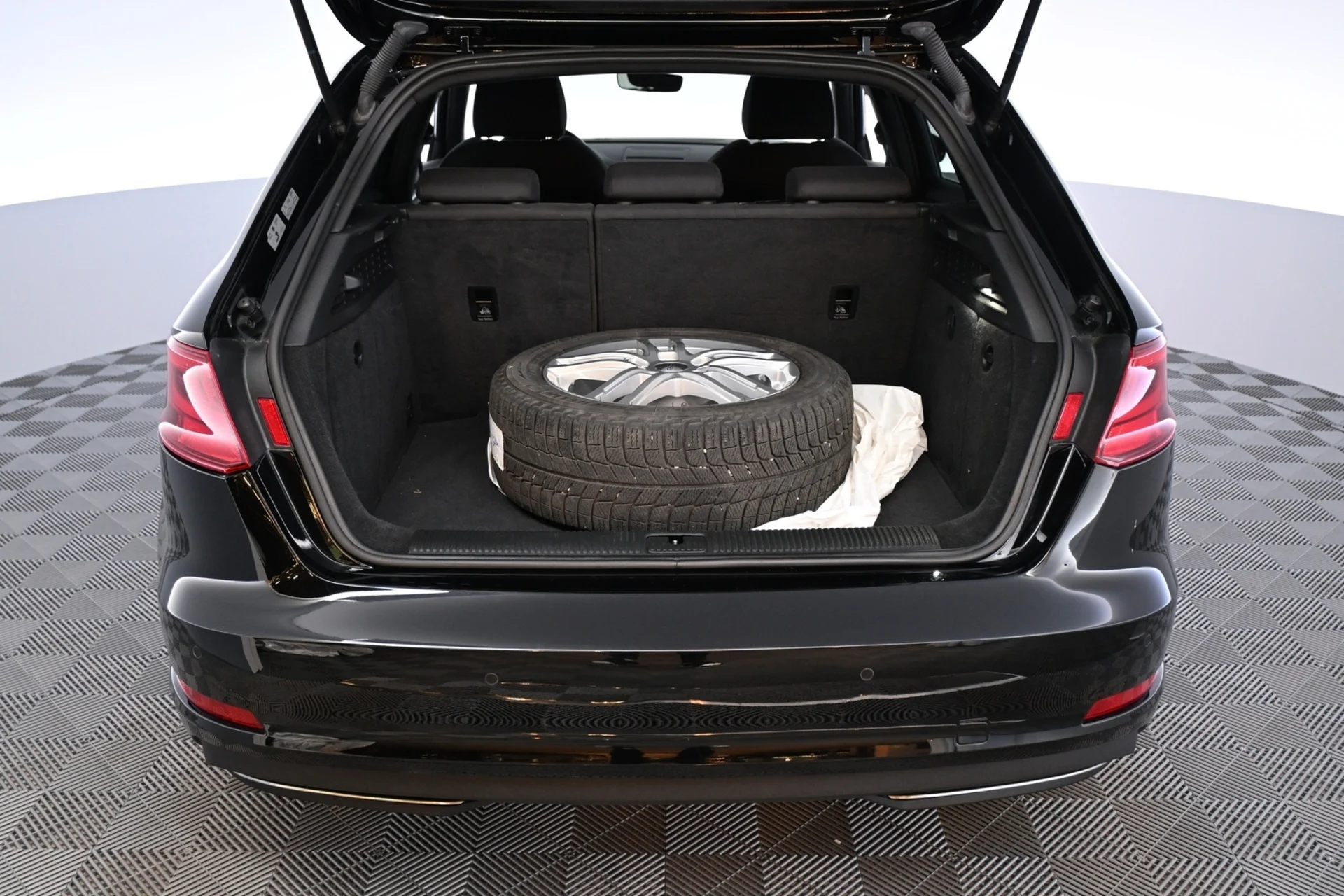 Car Image - 2T1Z4gp8GkD3vFnDovLffi