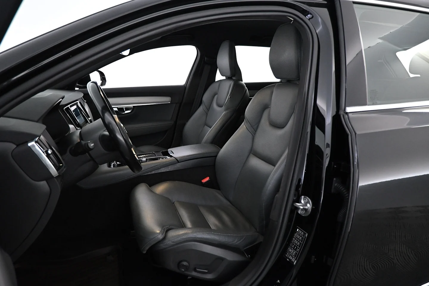 Car Image - 6h2uNl1dnlbmVsKoCxxzjB