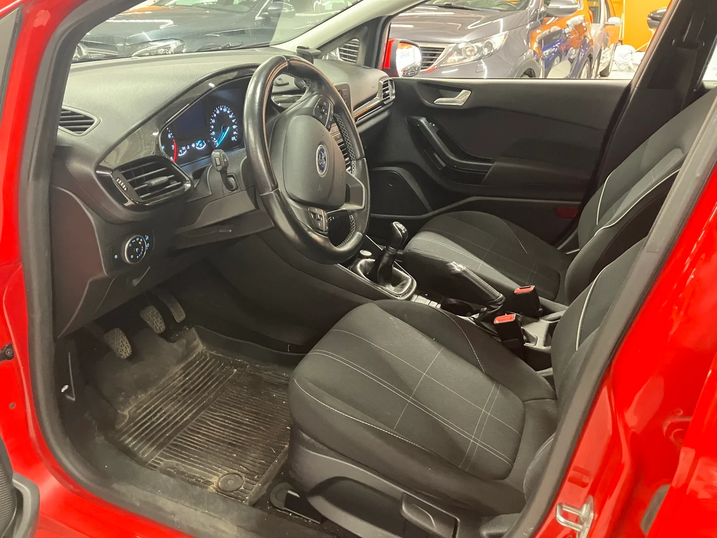 Car Image - 3QFmyxPT5PygtMoHGgOIuM