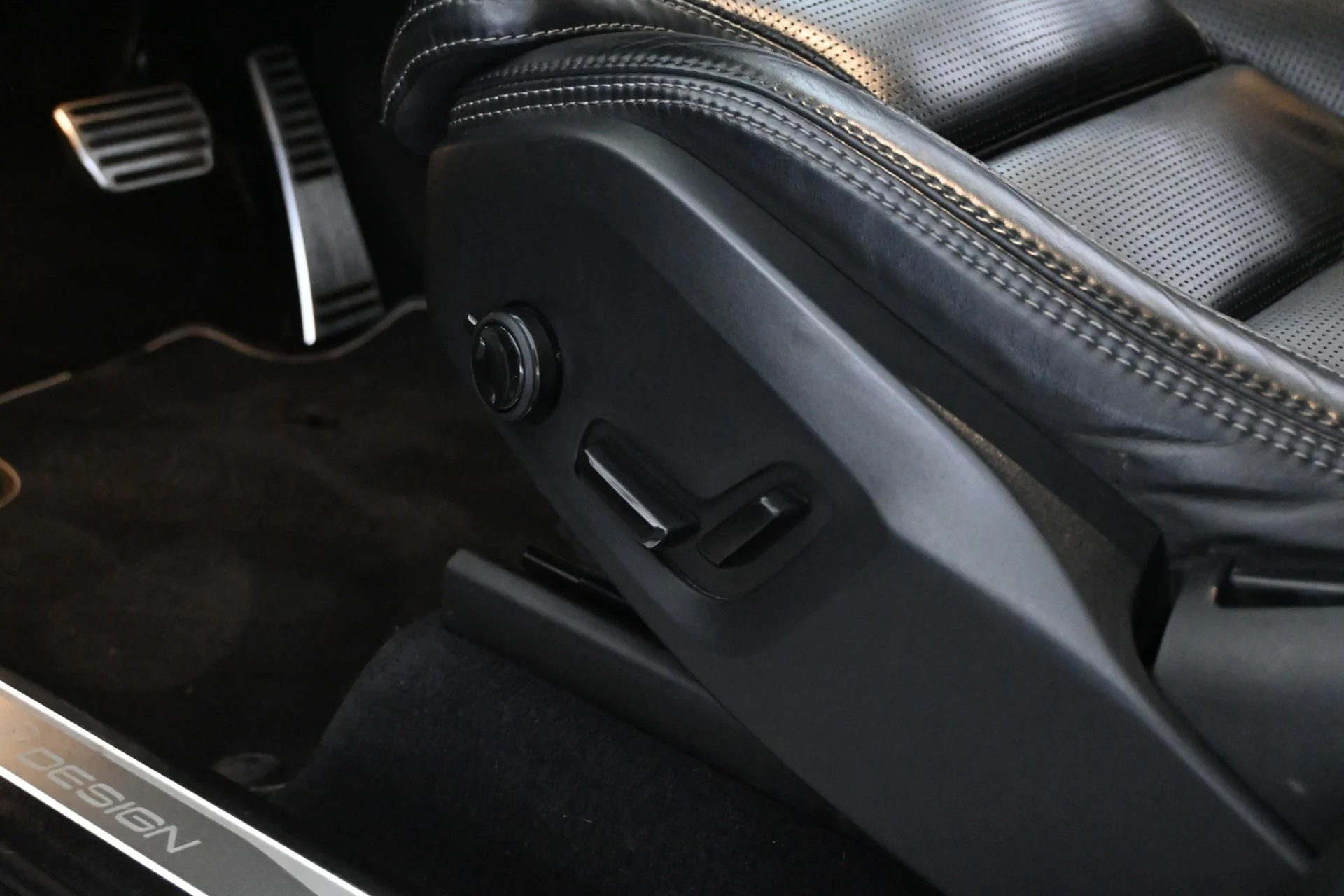 Car Image - 1Lwvbtd7SEDx8hENcaVgSB