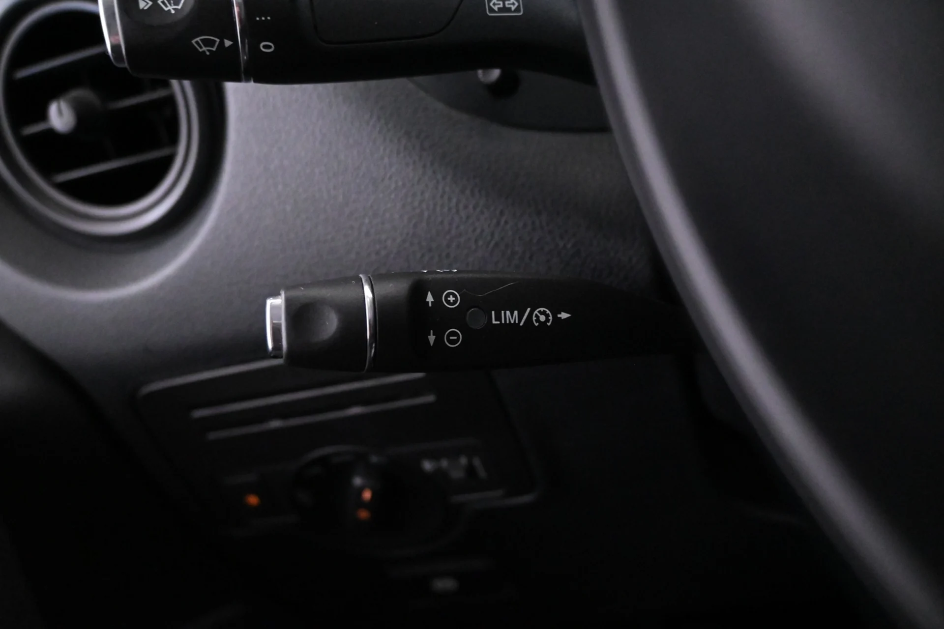 Car Image - 1RsZICwXr0TcdMGIeNj7sg