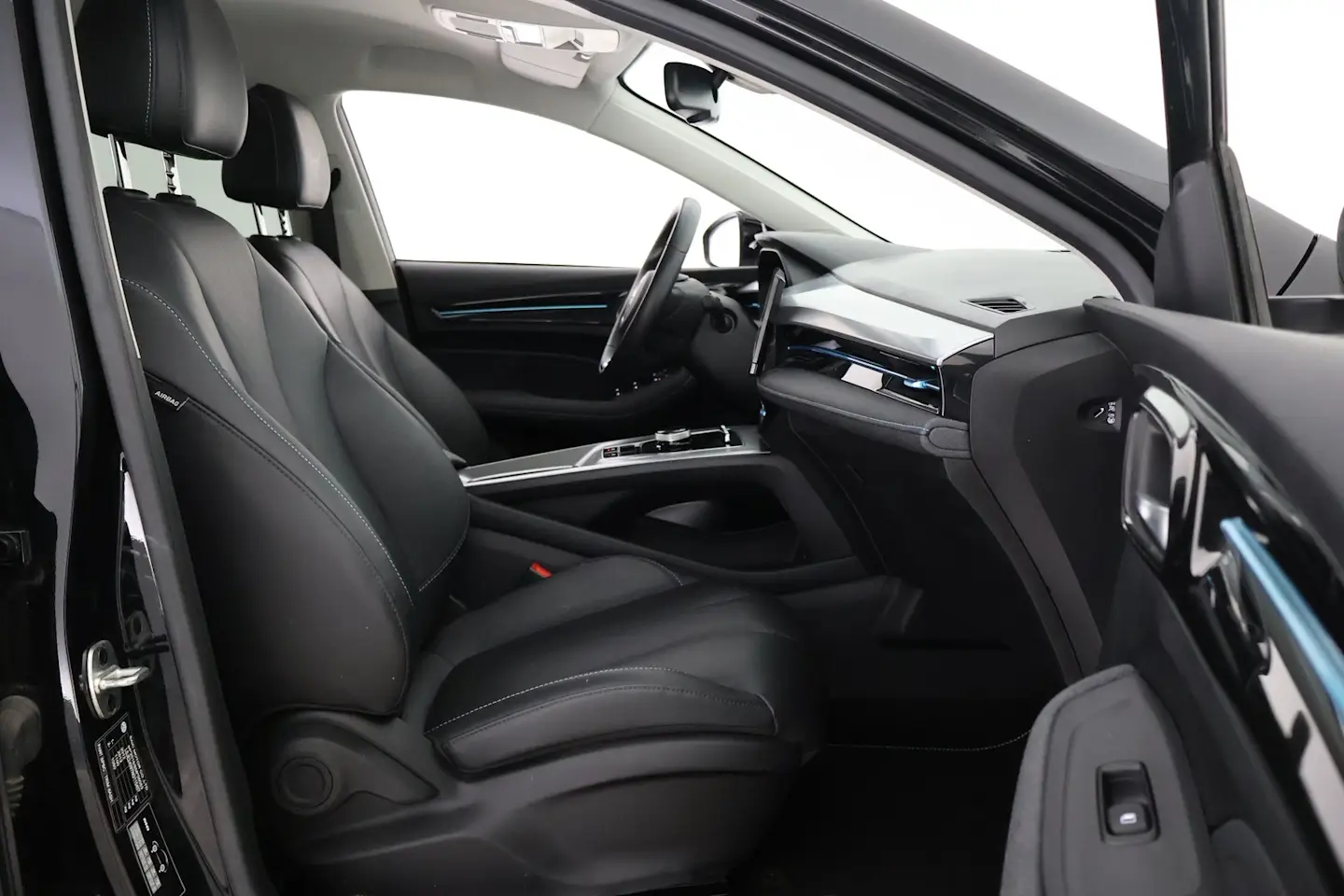 Car Image - 20c20iqXXOuIPNj3Hm6y1Q