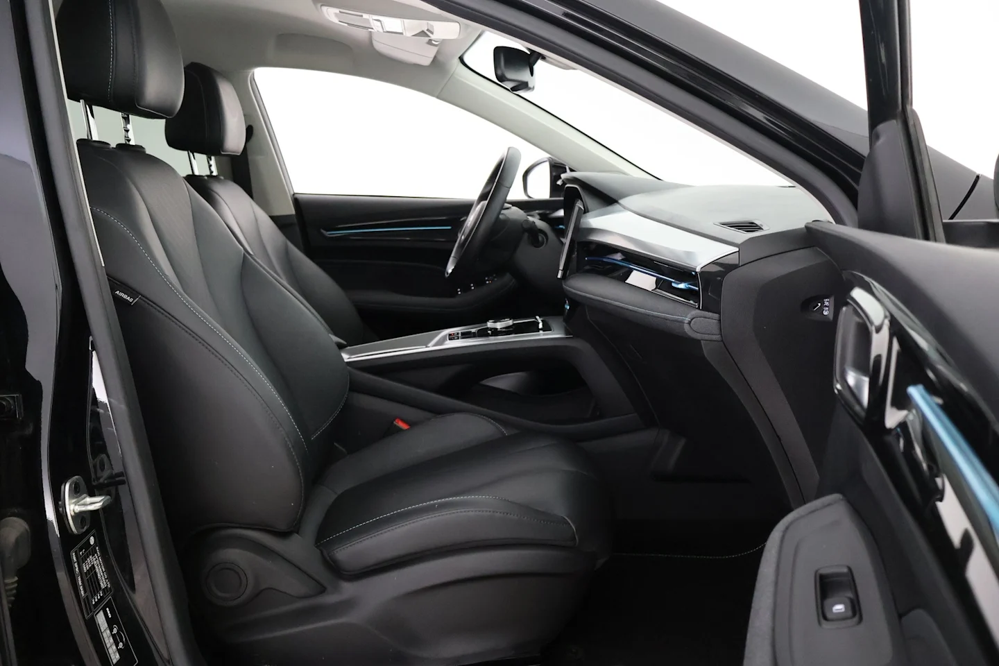 Car Image - 20c20iqXXOuIPNj3Hm6y1Q