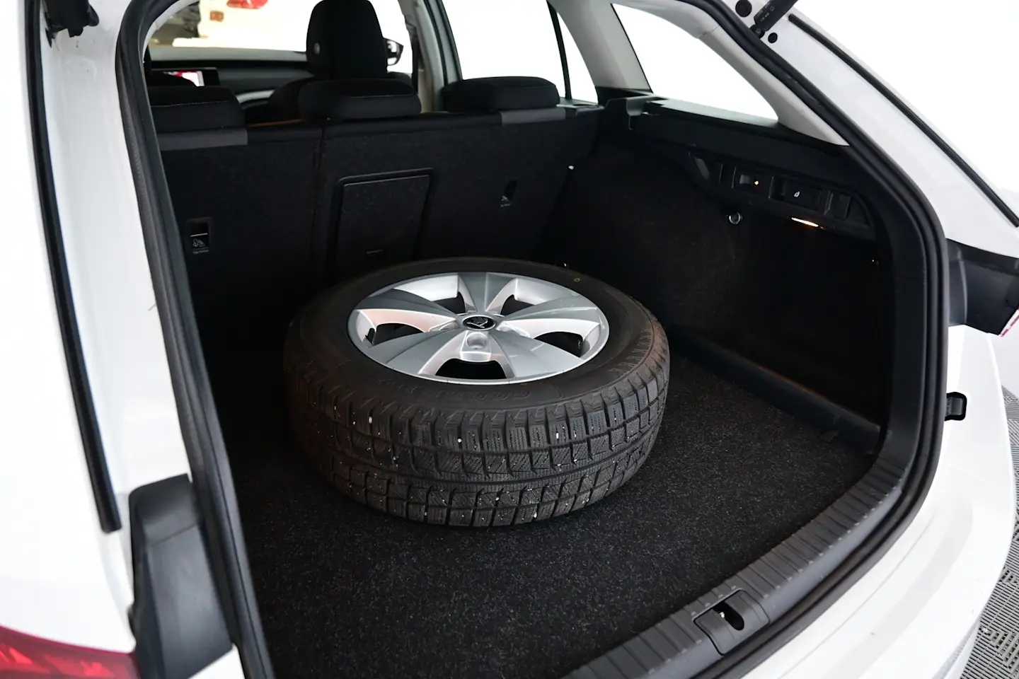 Car Image - 7vQz9JIPg7qSTng034e0Ru