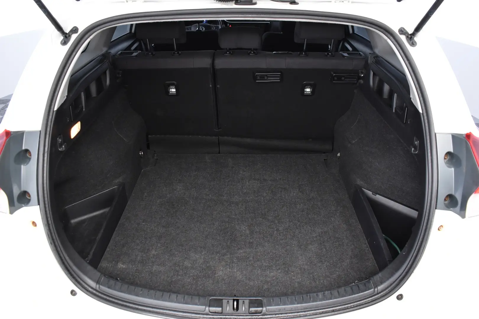 Car Image - 55AkU77hss7c2eBEMxG1hh