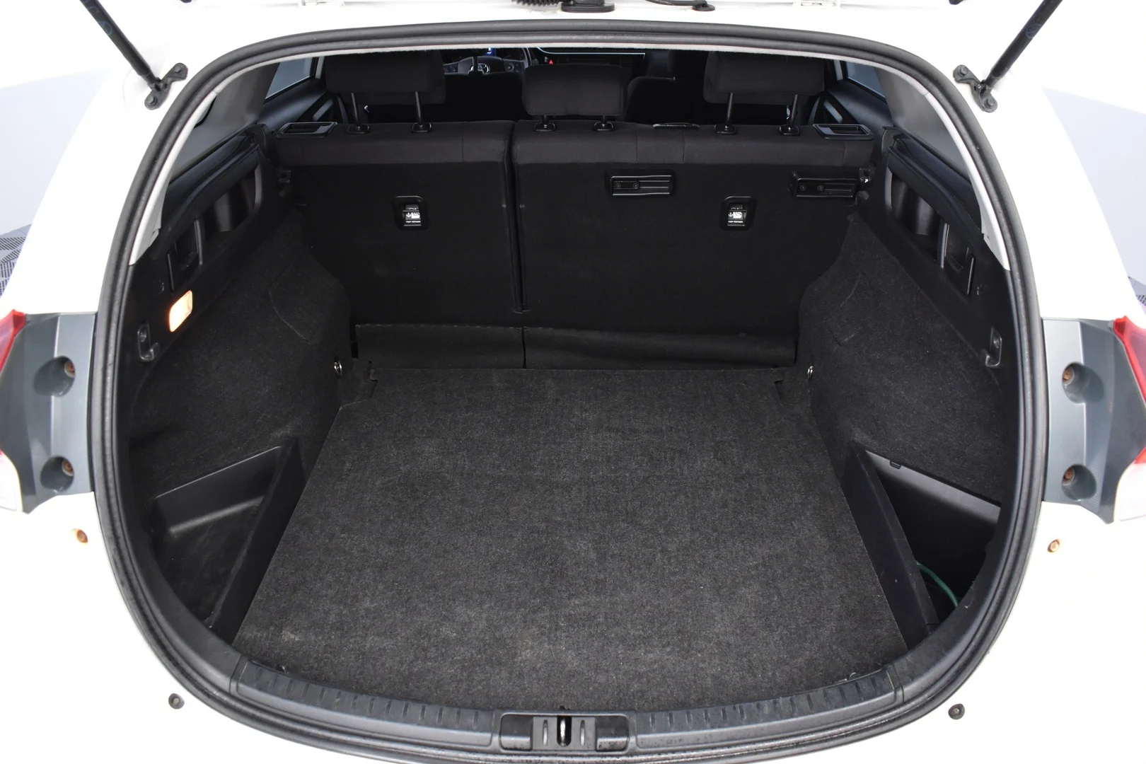 Car Image - 55AkU77hss7c2eBEMxG1hh