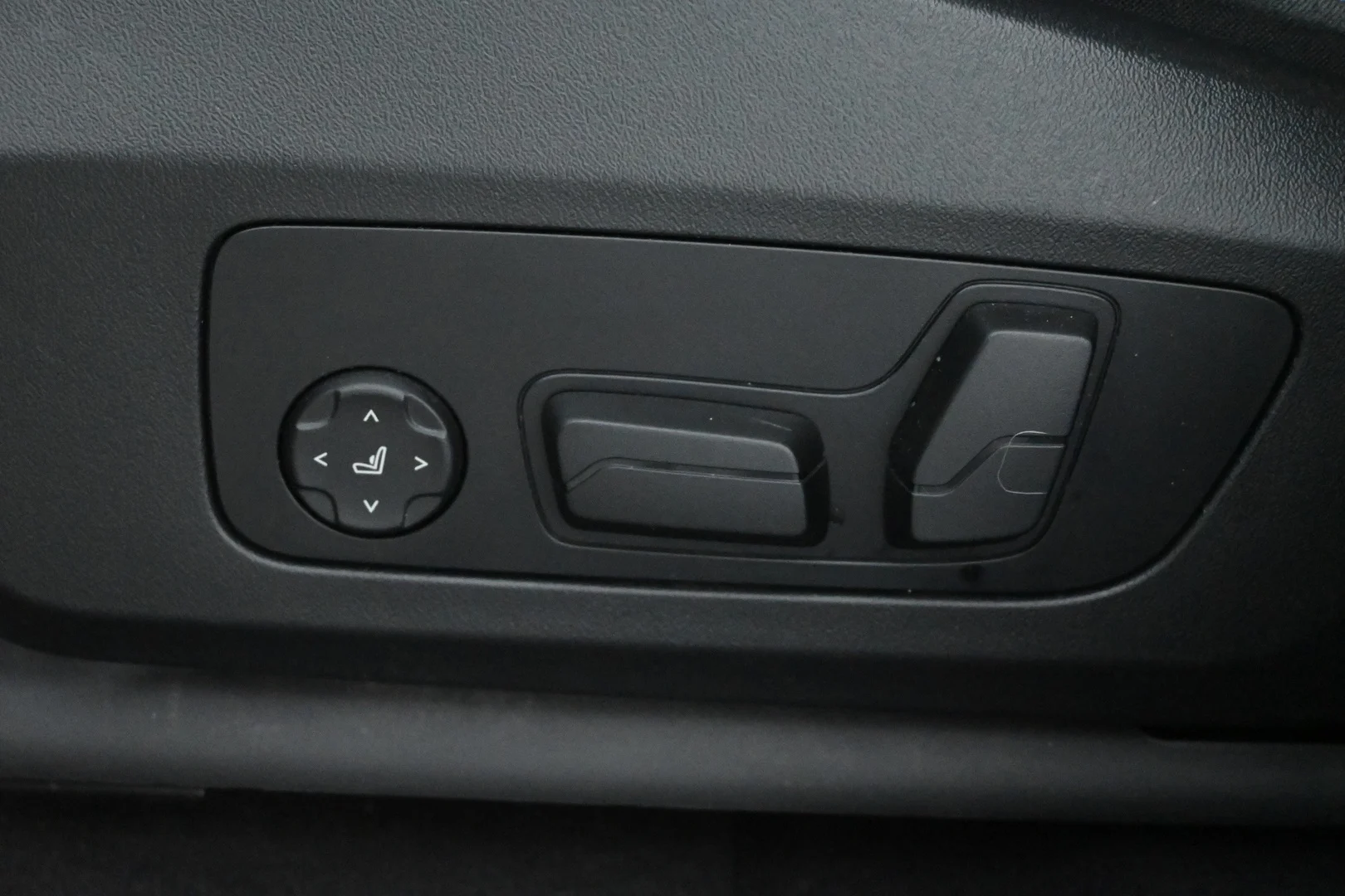 Car Image - 1RQsGym0NGtozV6QwIWSL4