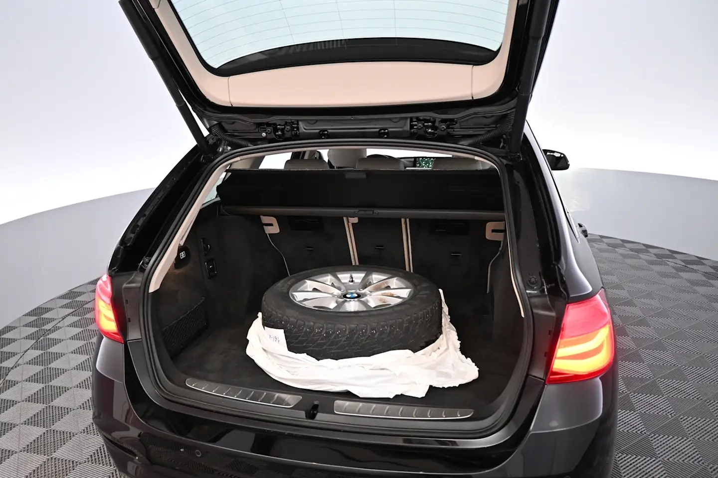 Car Image - 6Ugi4C9lAE0RQVJORymRhB