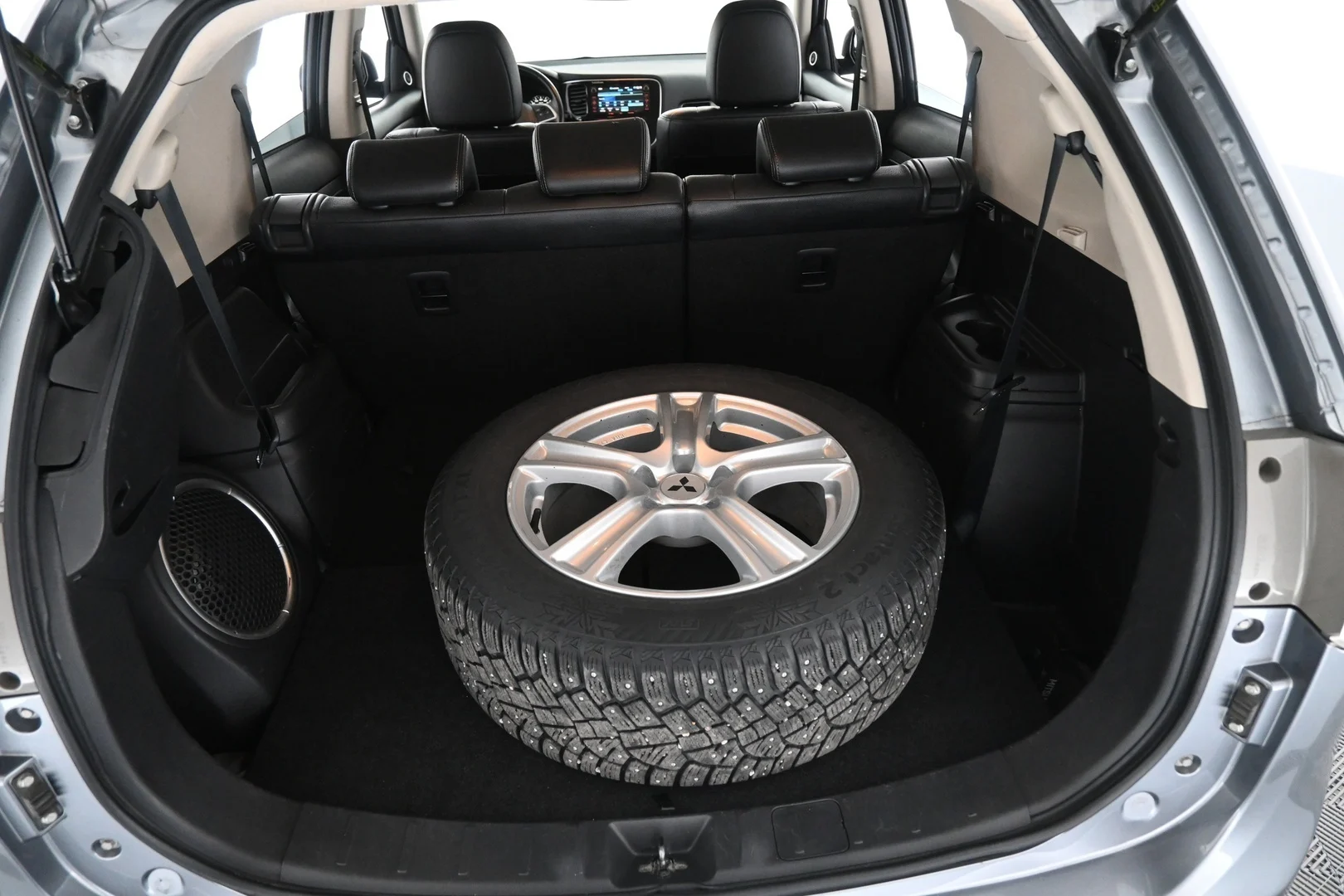 Car Image - 2o4FTHGQMoaAvoqMODUENO