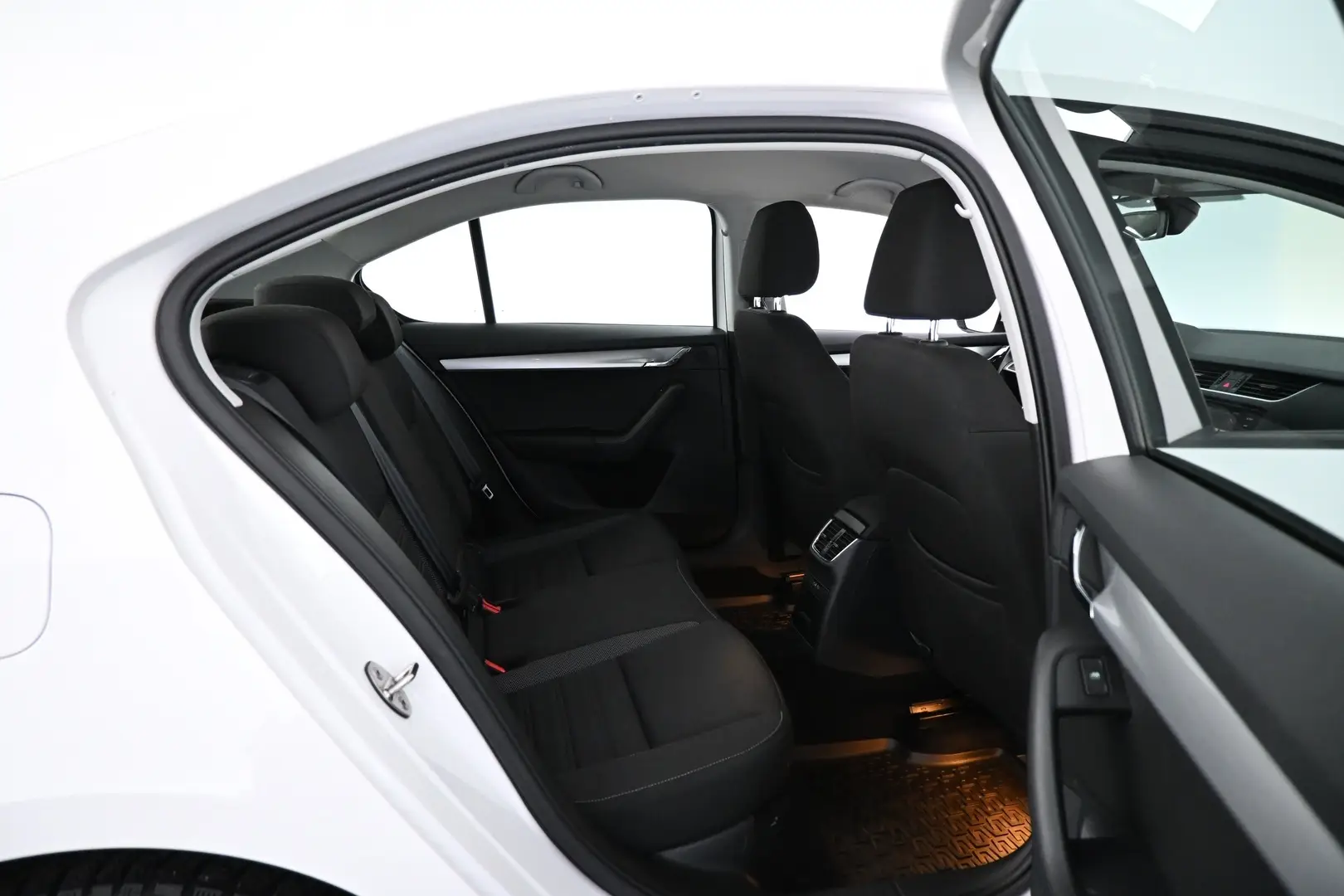 Car Image - 50XDz0X1WkifjD0N6DGGj4
