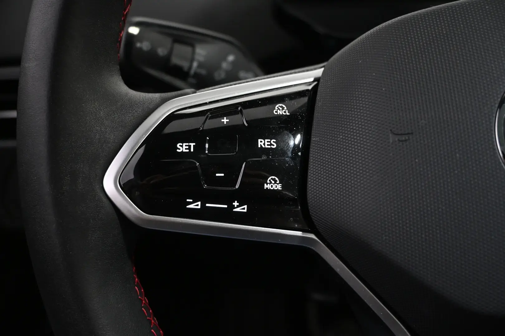 Car Image - 7Dc1ei1MTpCctrpF5VVZEU