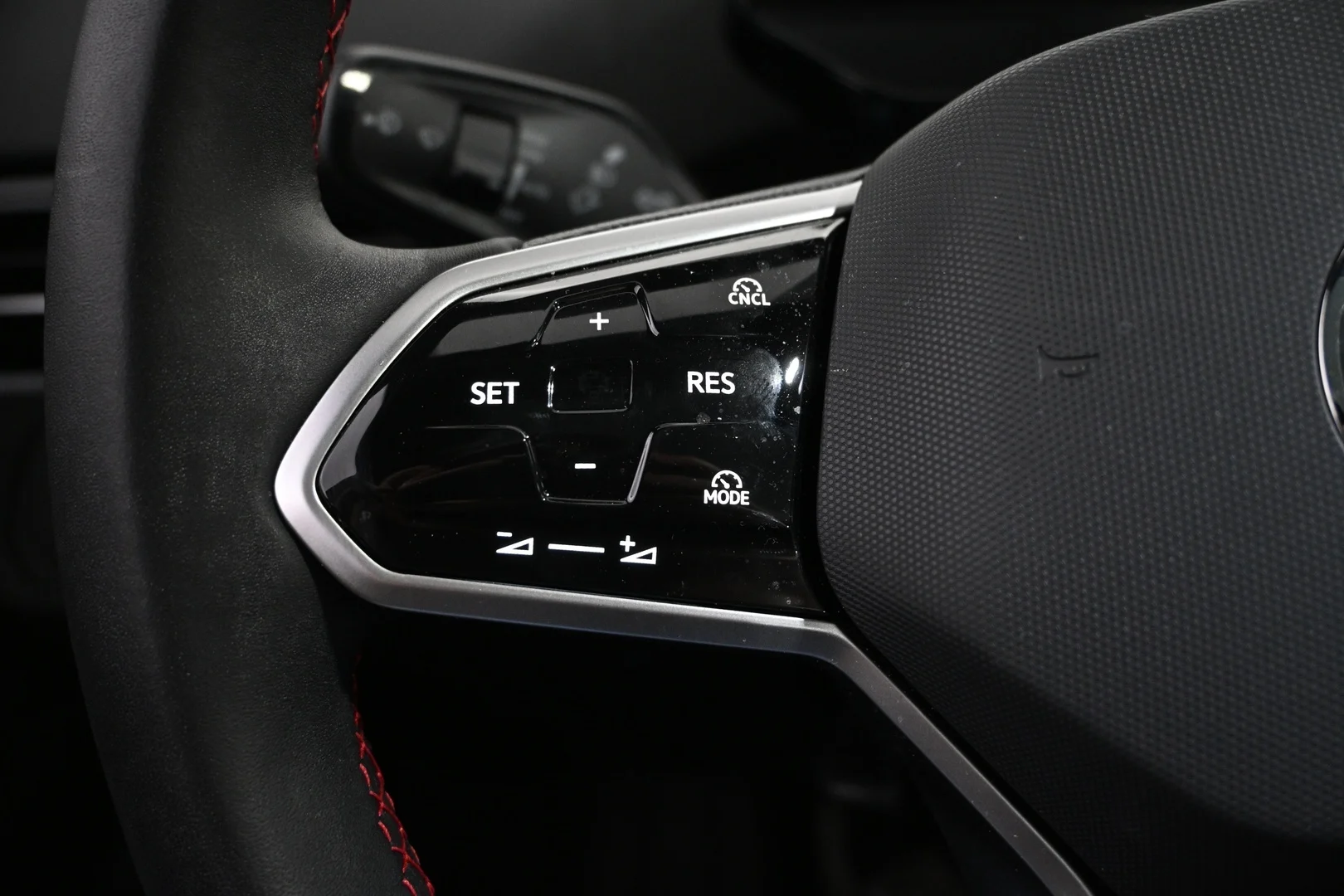 Car Image - 7Dc1ei1MTpCctrpF5VVZEU