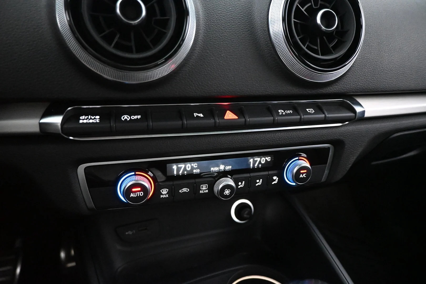 Car Image - Dhq3VjHE156xrsckq7XfK