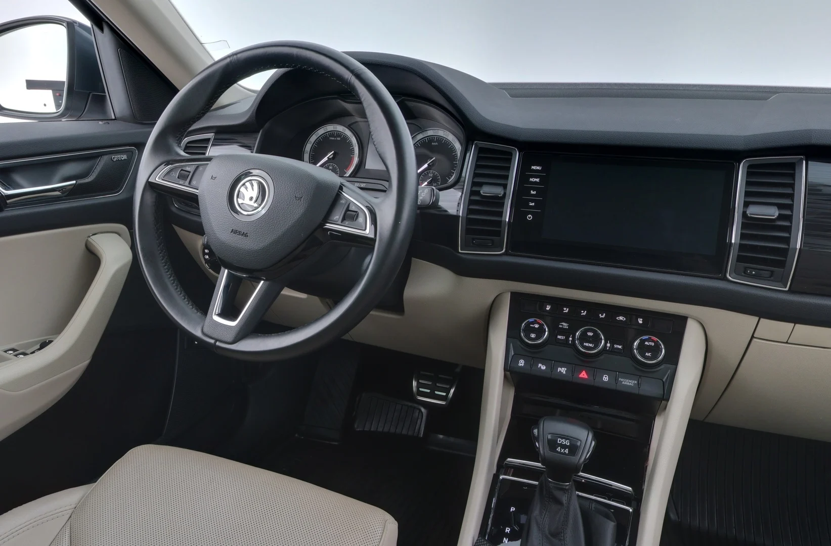 Car Image - 38jwPG4WIT9iSGSs9ddyEW