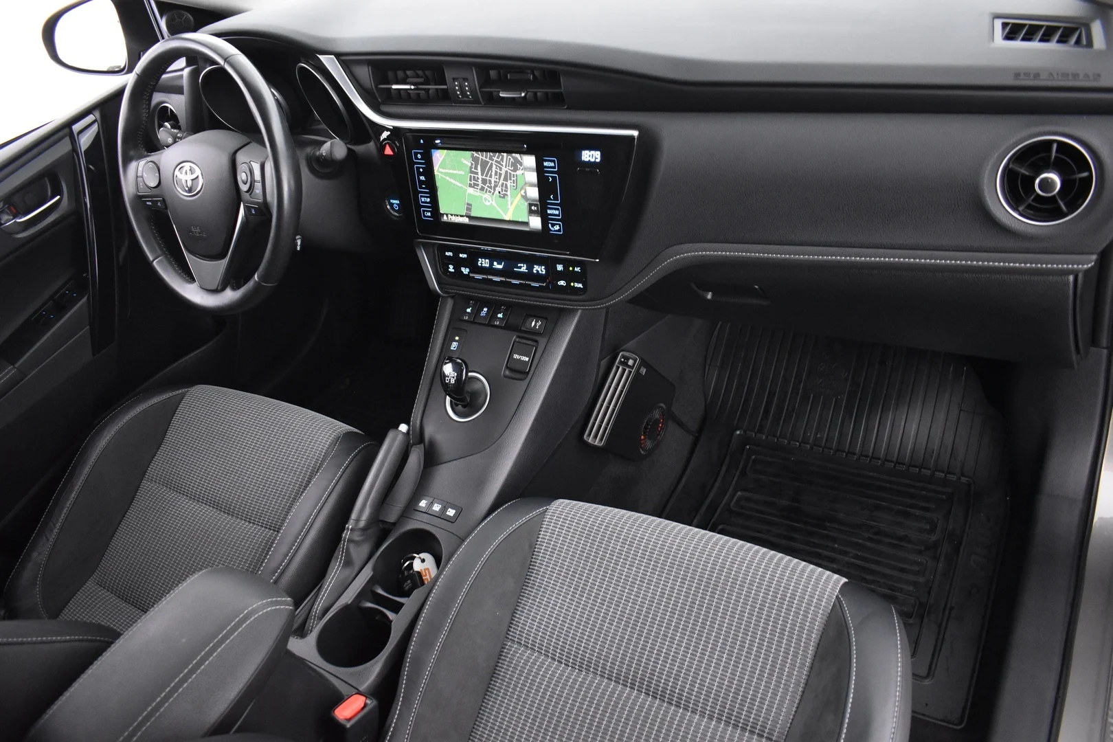 Car Image - 5PZGQZTDnxCborZZ4WCZk6