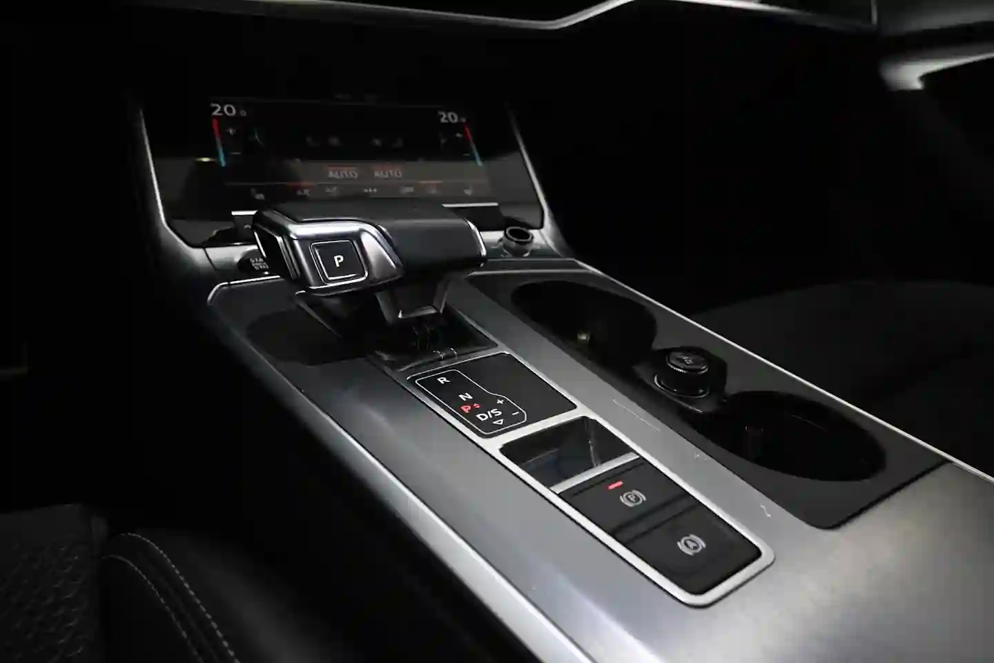 Car Image - TgRY74LHbvkb8fgXgh4ag
