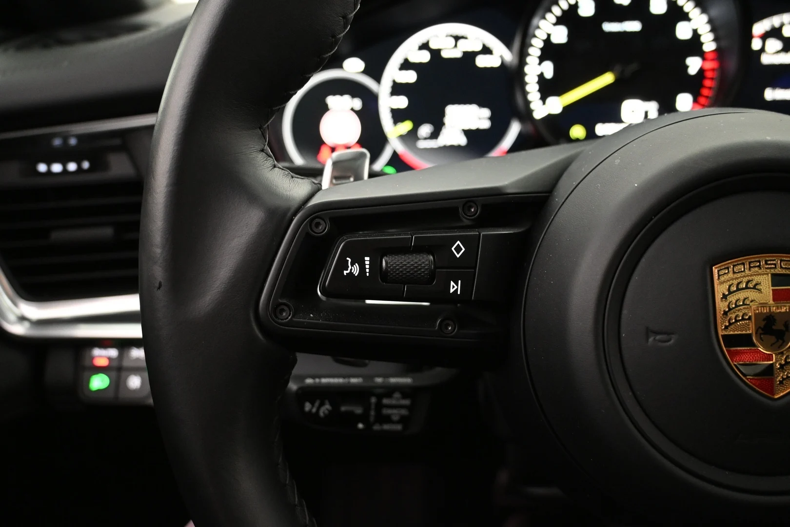 Car Image - 6tqKy0S5IRDZYECjJr0mW9
