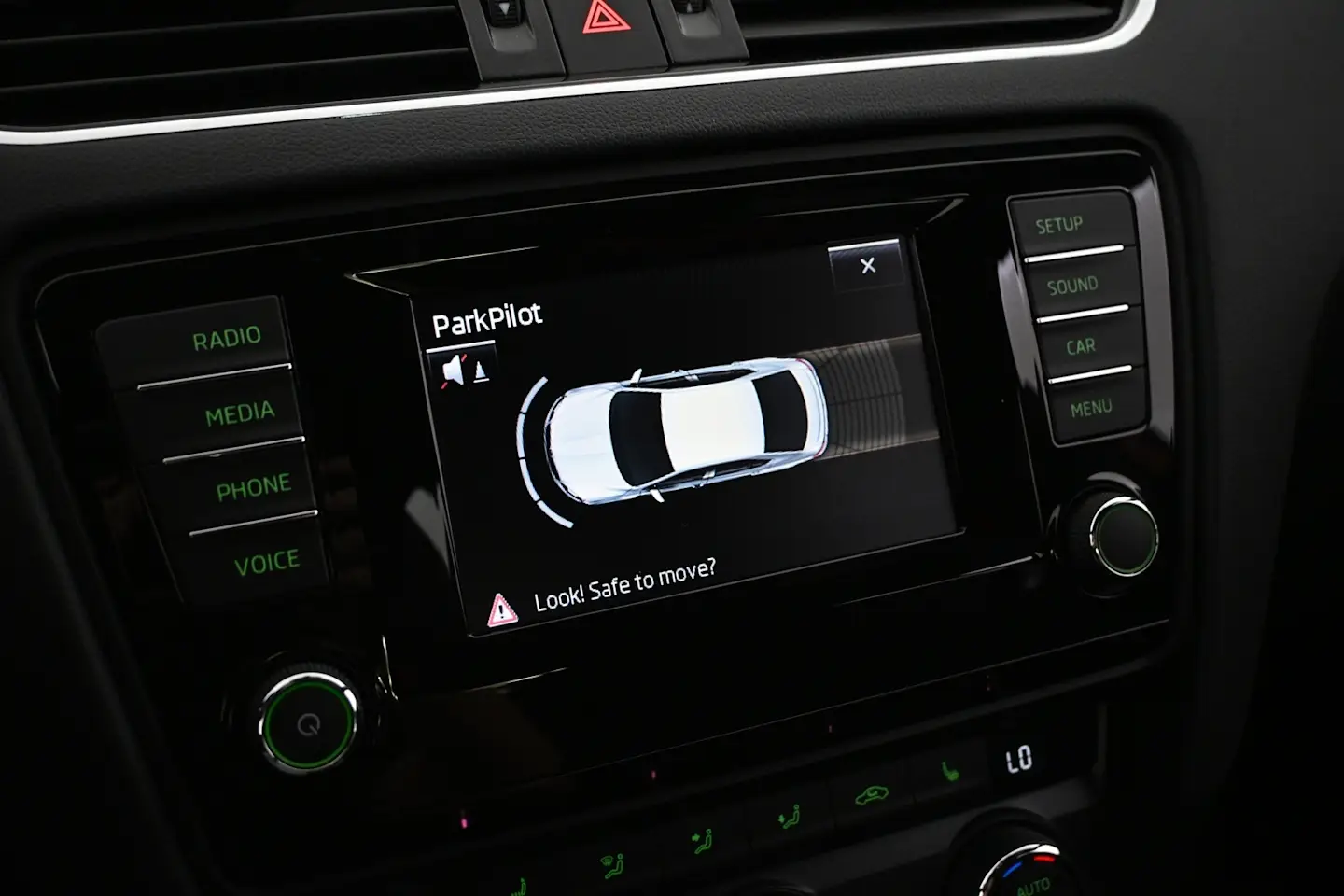 Car Image - 781GFN3ZSYPGylXIAJVXz8
