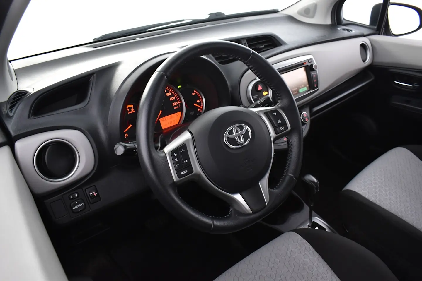 Car Image - 5afBe8hYLI6YApIb6TYEws