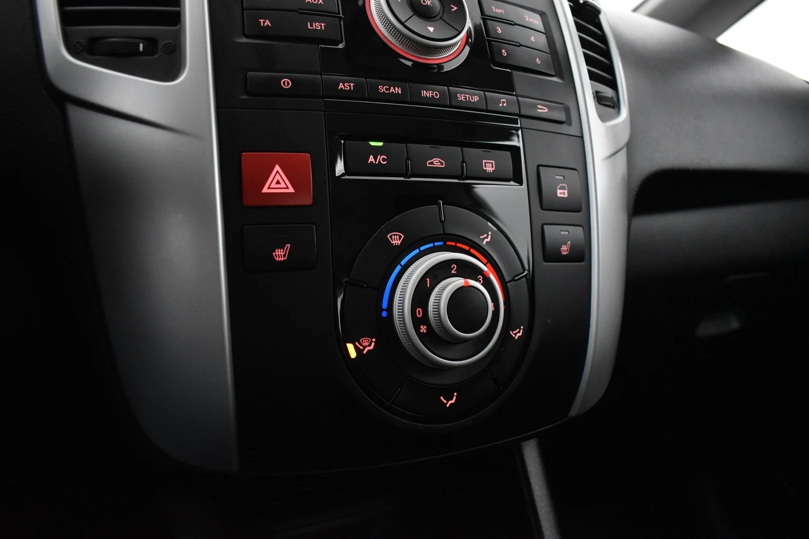 Car Image - 1HE9O2iQMZK1yWbxWjgE4X