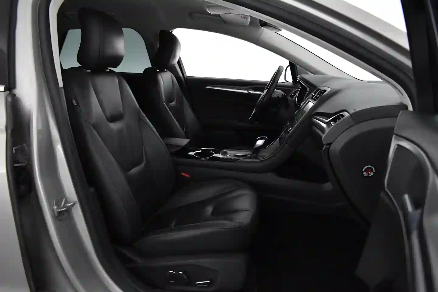 Car Image - eVG27zK8pwbeufiCfn0n0