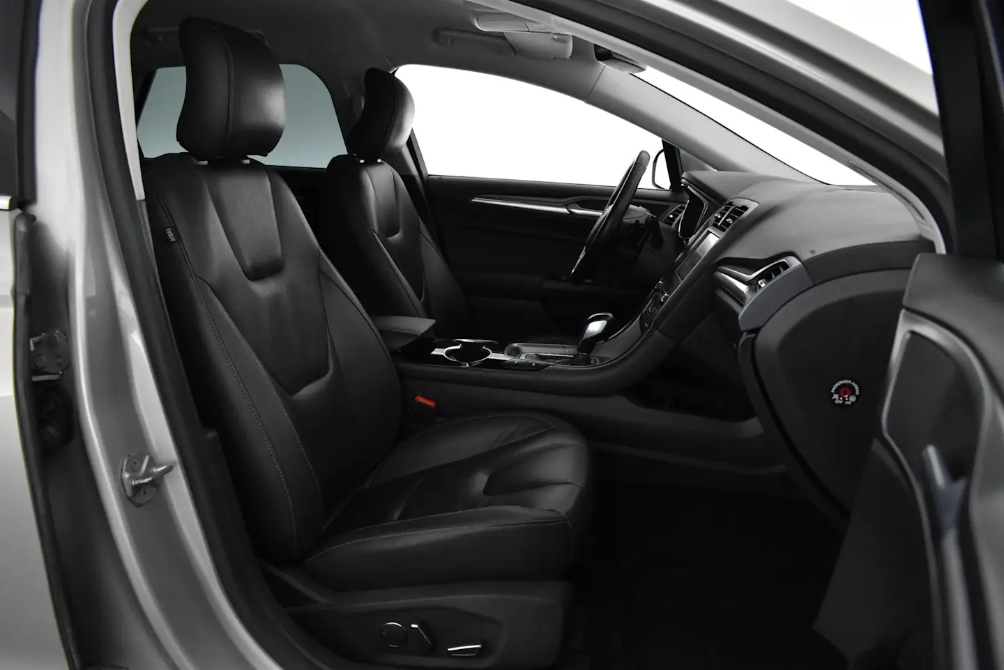 Car Image - eVG27zK8pwbeufiCfn0n0