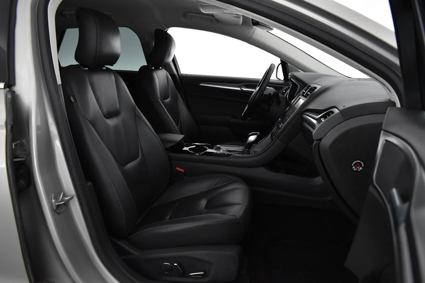 Car Image - eVG27zK8pwbeufiCfn0n0