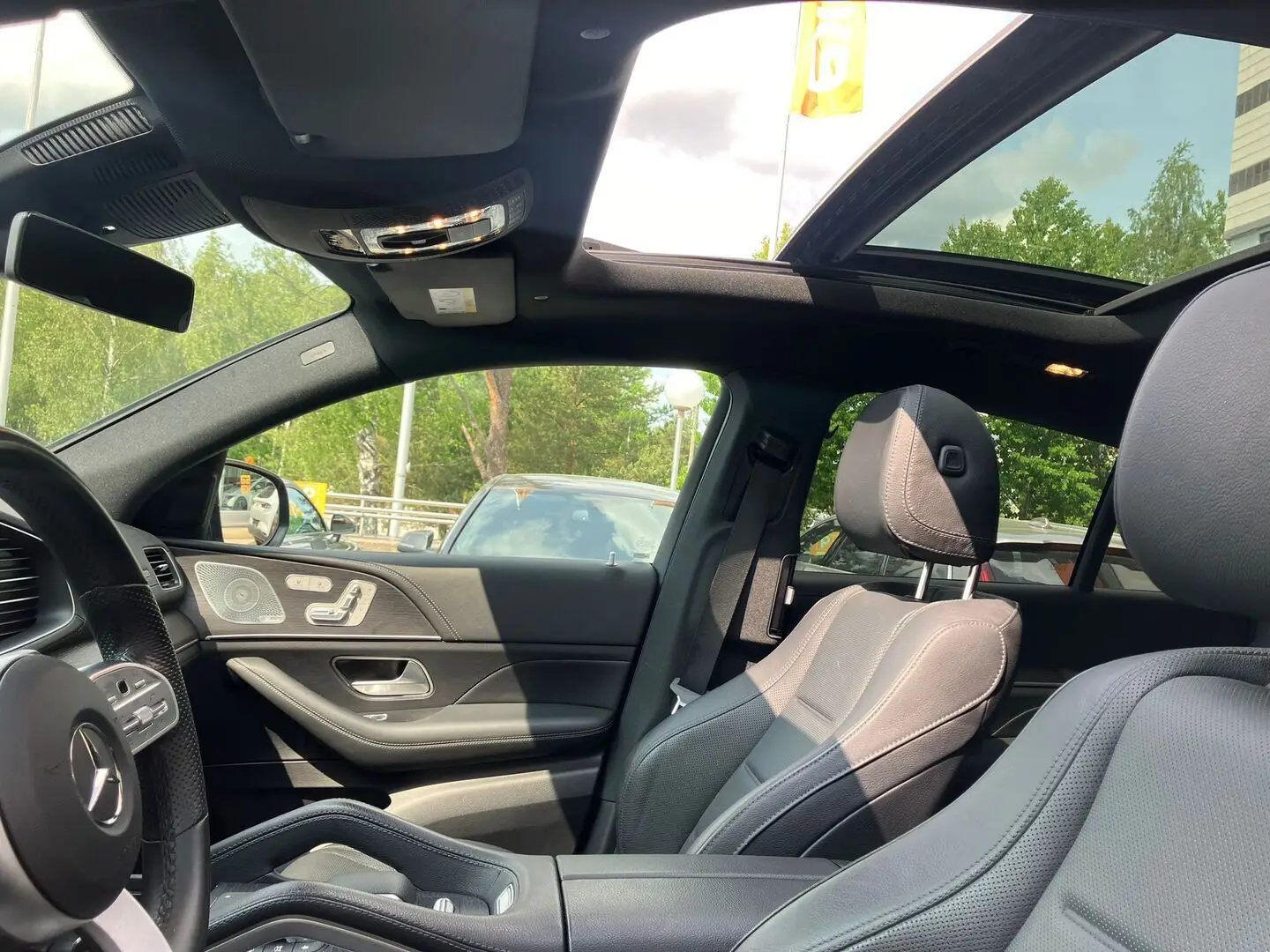 Car Image - 2M3QjsYRdrUYb09t2M7Qha