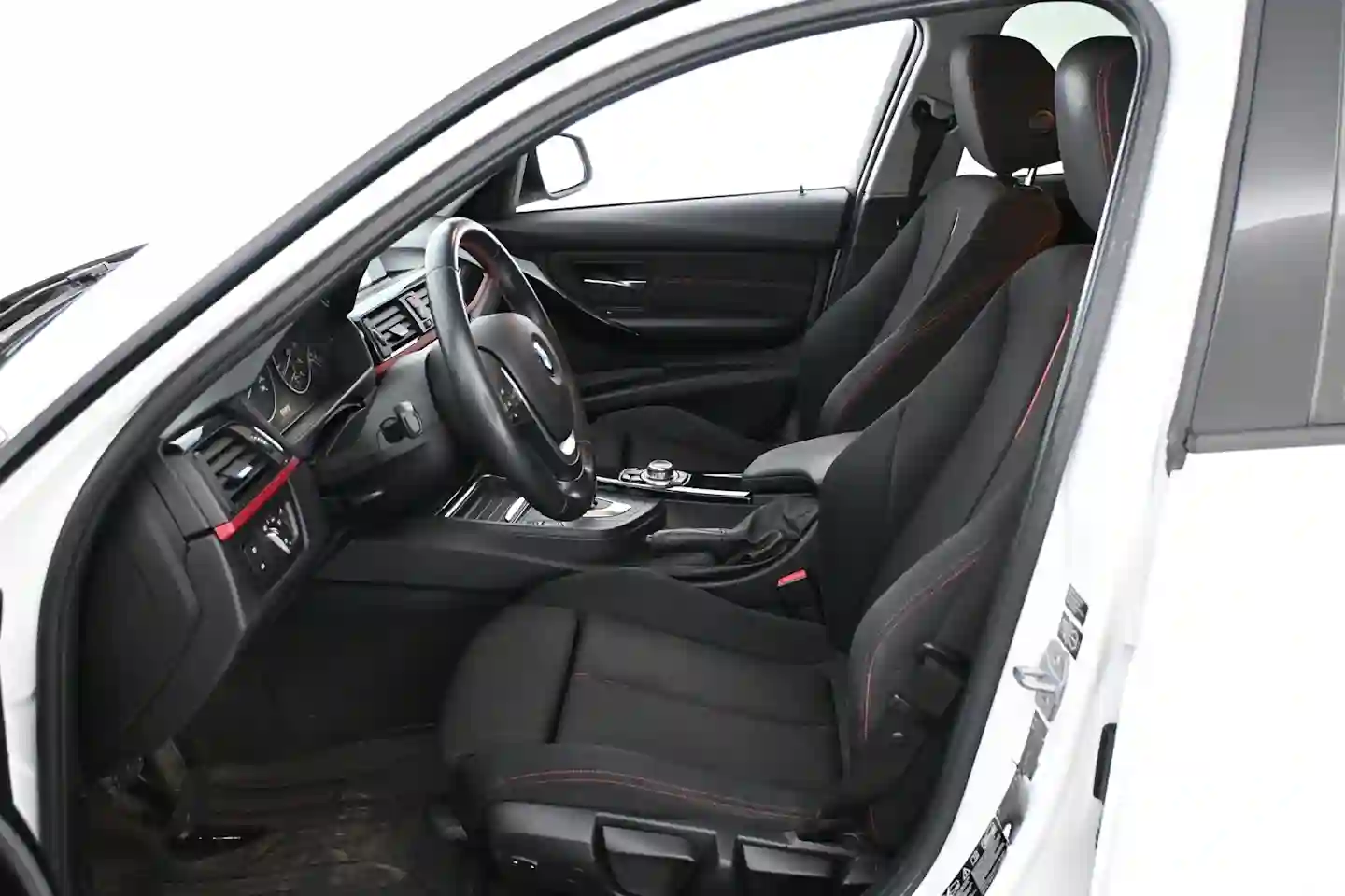 Car Image - 241RnhQ6YRAAeycYUYwqzj