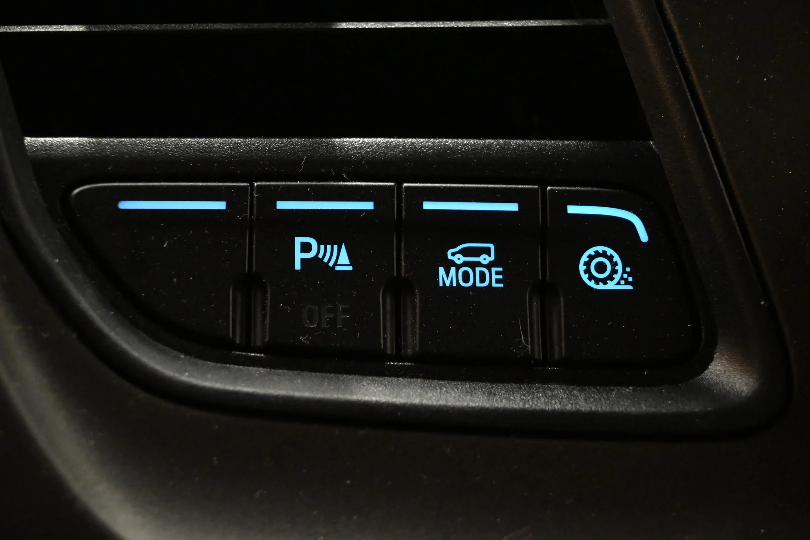 Car Image - 5mBzJqpH3dazu3QUeUdIdm