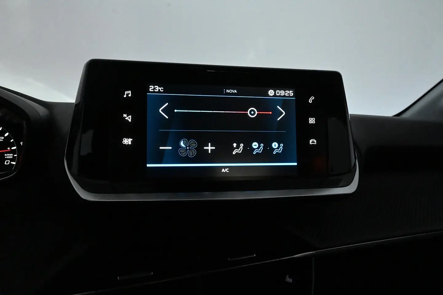 Car Image - 5S6OIYH1xY0Qga2K1EfDNv
