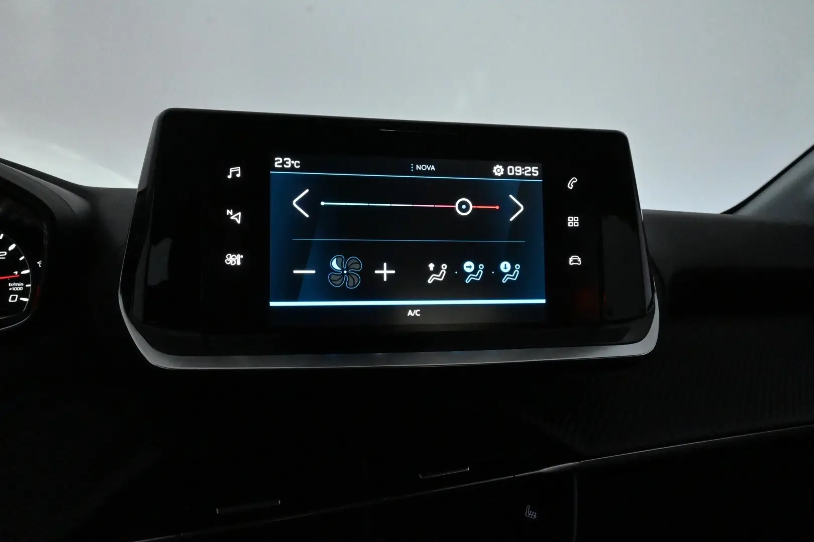 Car Image - 5S6OIYH1xY0Qga2K1EfDNv