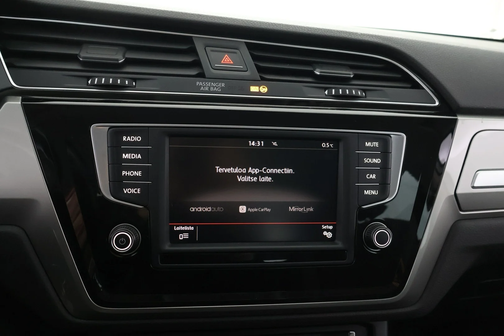 Car Image - 1P26KiwWBu3Xxjz8QFO32N