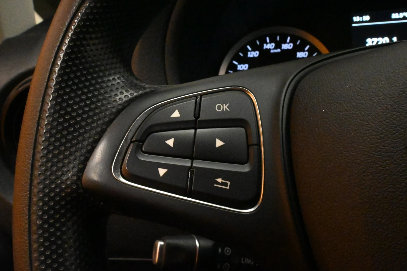 Car Image - 1eoOGFyfJDGs3FiNE7fOvd