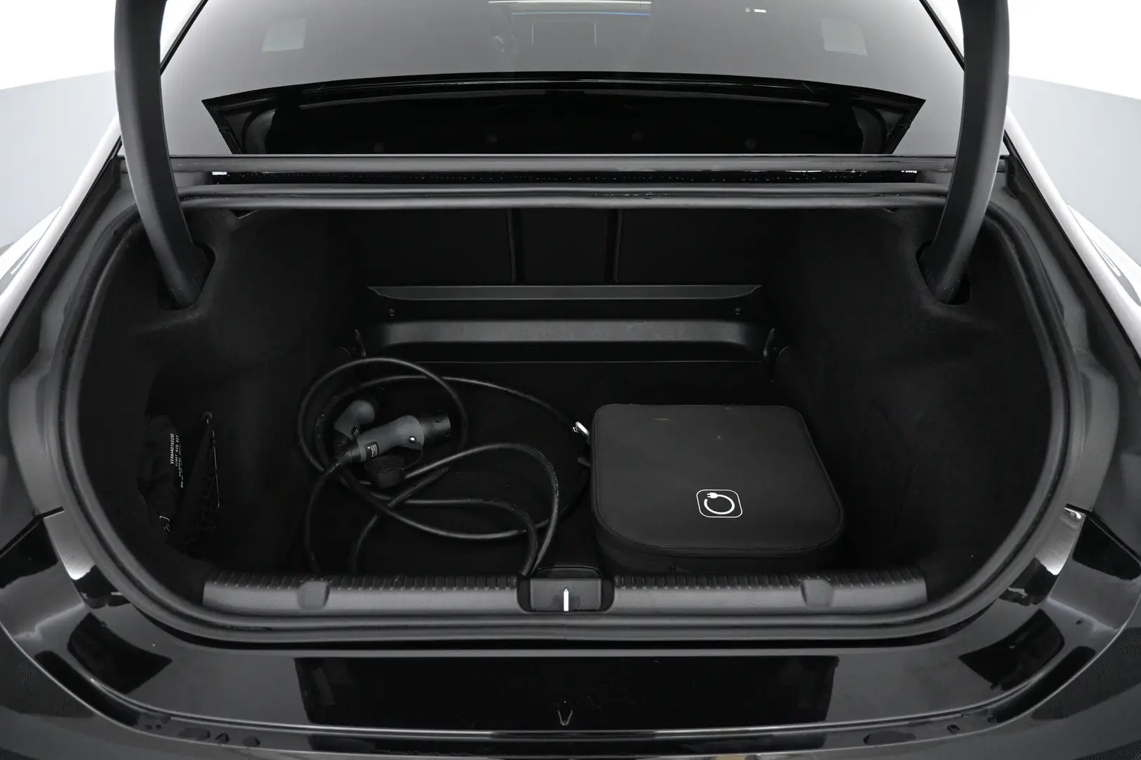 Car Image - YZsvKmSX3B2CfZTeS5uFX