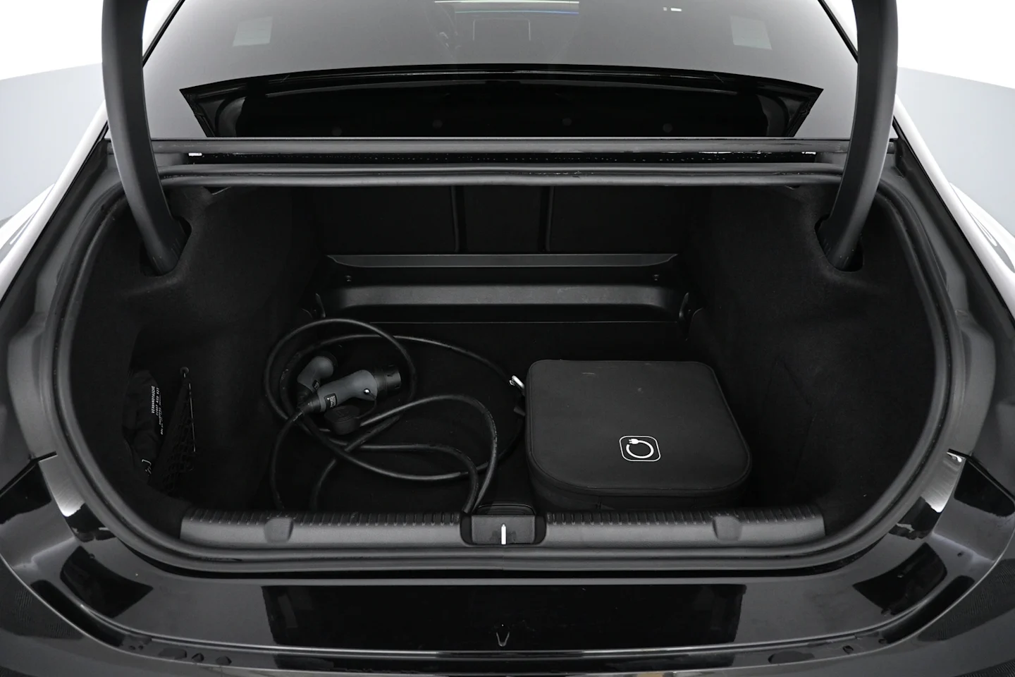 Car Image - YZsvKmSX3B2CfZTeS5uFX